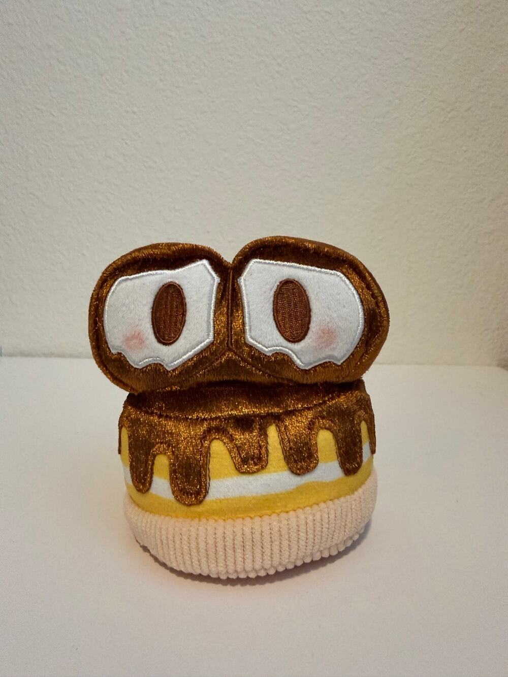 Disney Munchlings Wall-E Movie Plush Chocolate Dipped Sponge Cake Scented EUC